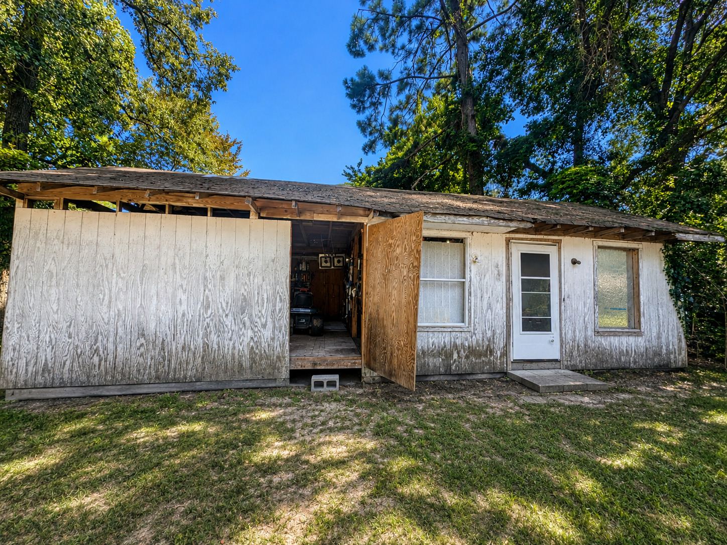 Workshop / storage building exterior